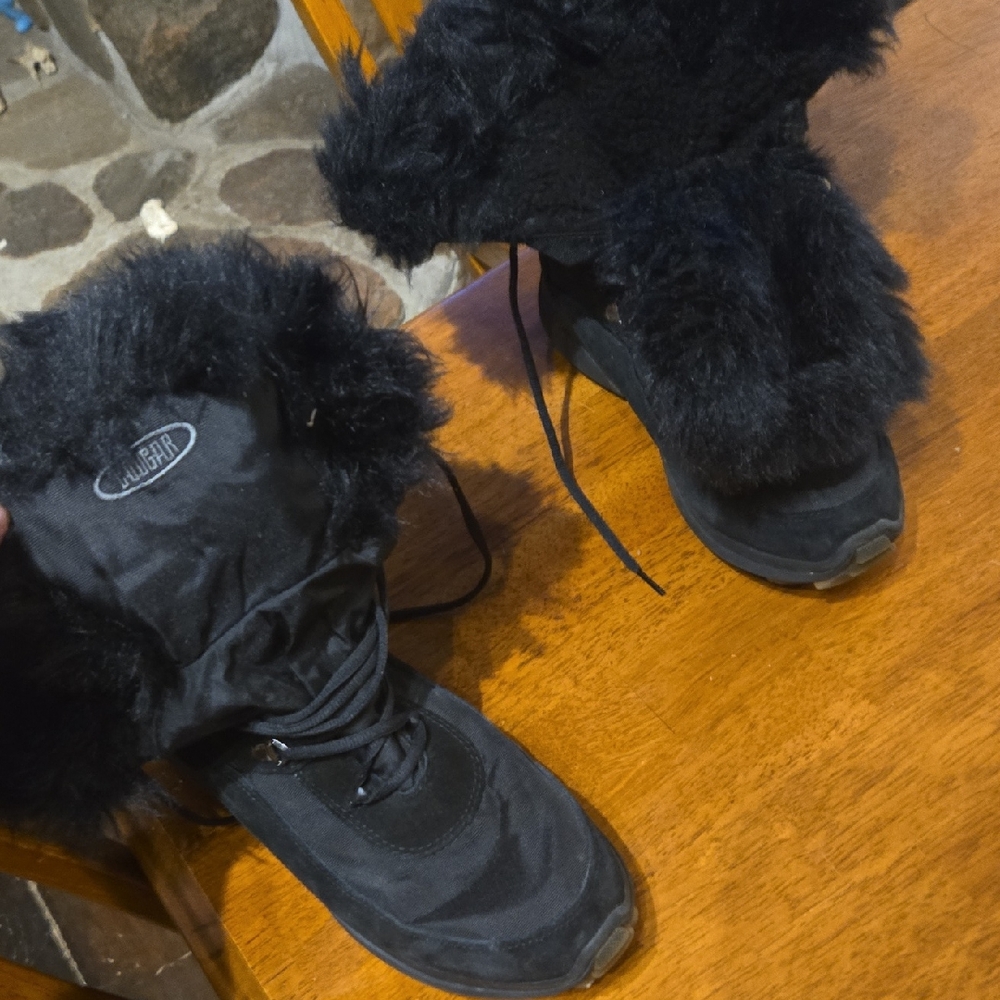 Women's Black Fur-Lined Winter Boots